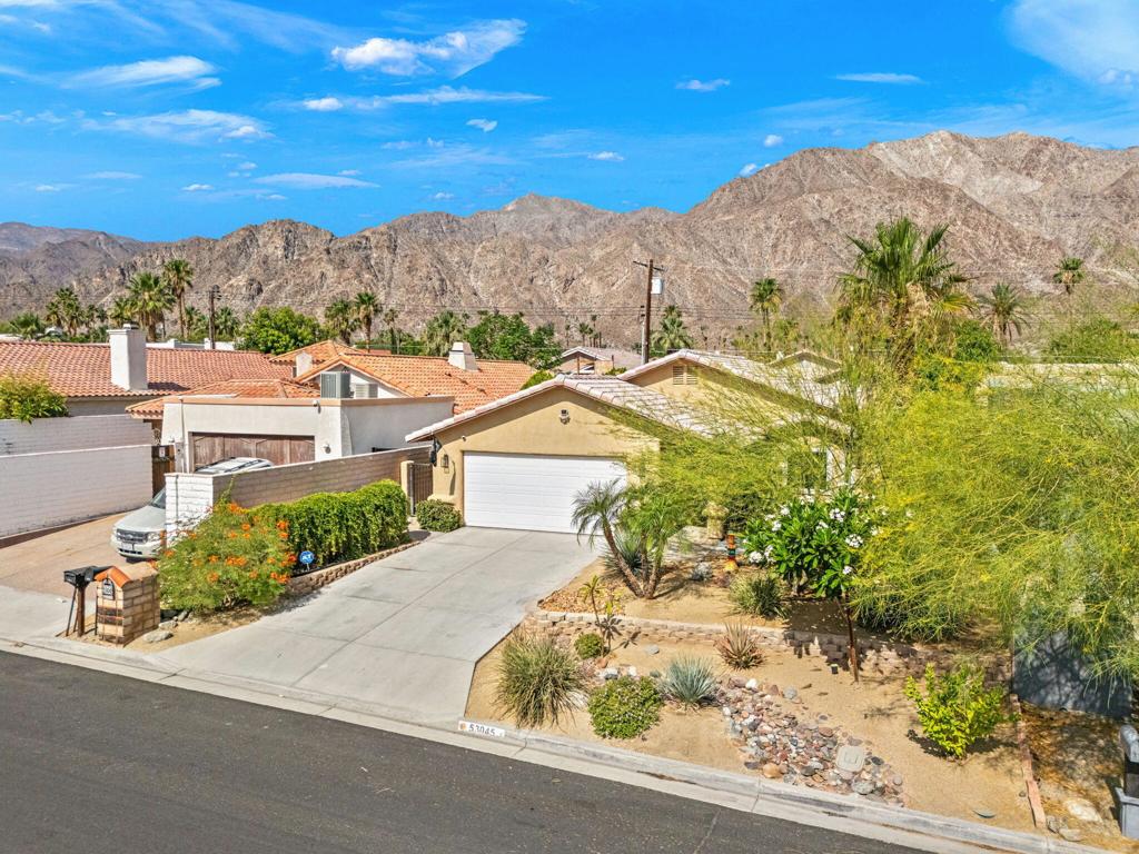 53045 Avenida Alvarado Property Photo 2