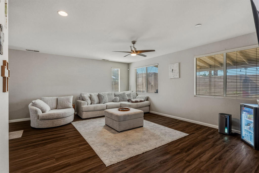 48353 San Gorgonio Pl Property Photo 11
