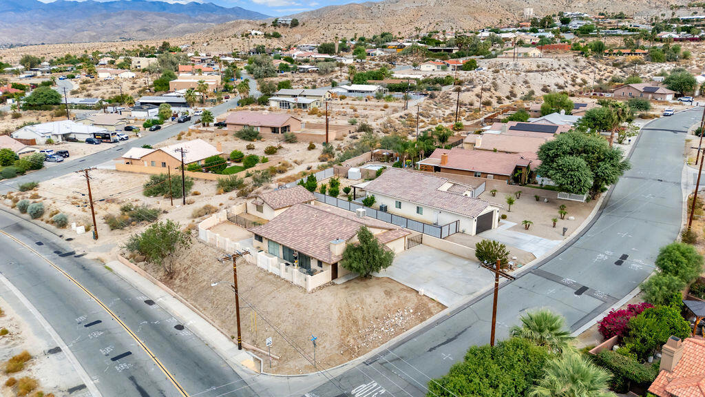 12985 Redbud Road Property Photo 4