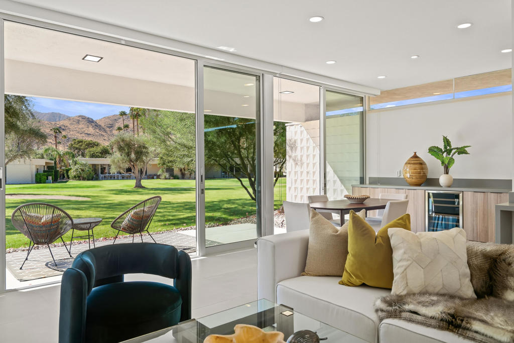 172 Desert Lakes Drive Property Photo 3