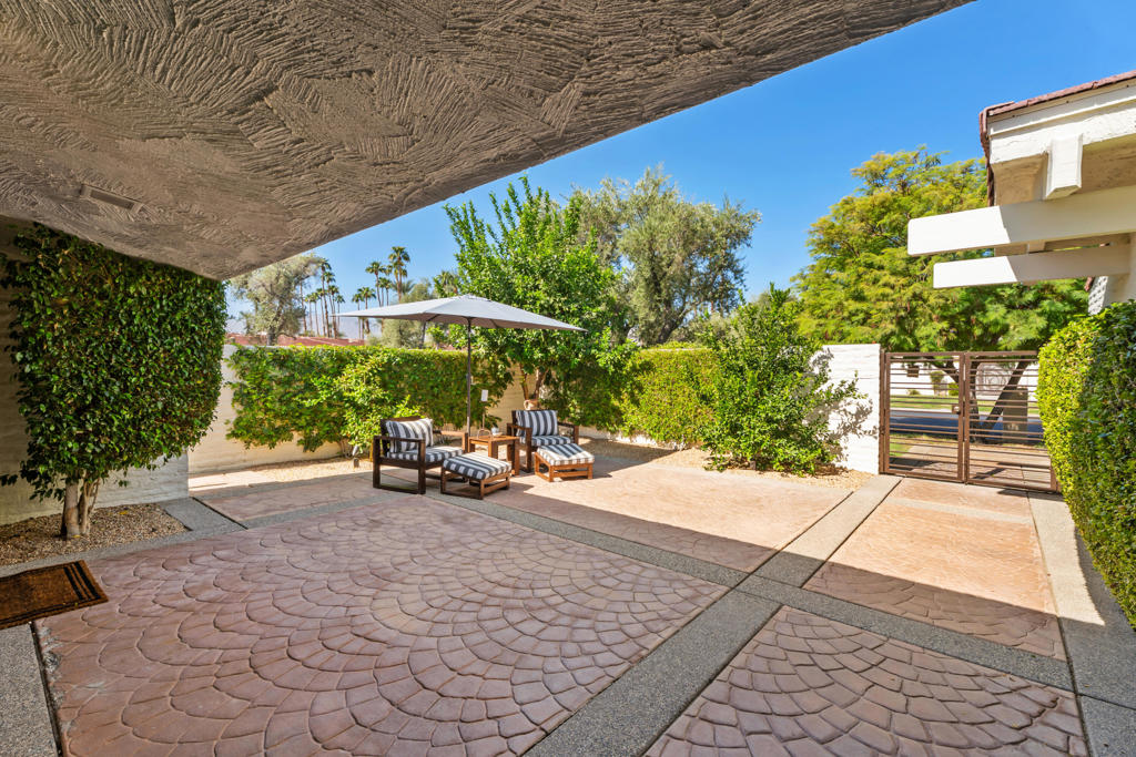 44830 Del Dios Circle Property Photo 4