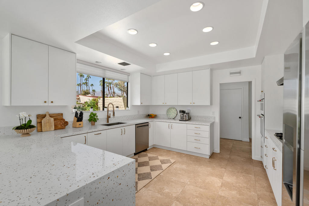 44830 Del Dios Circle Property Photo 14
