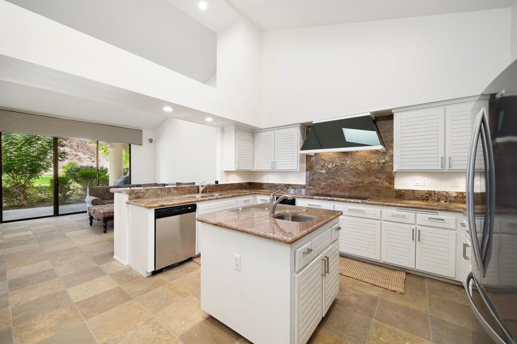 54745 Riviera Property Photo 25