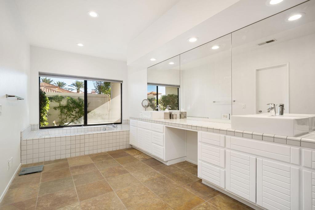 54745 Riviera Property Photo 33