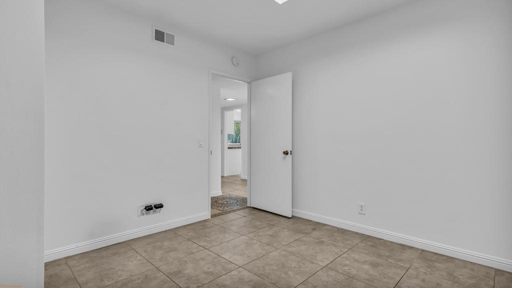 1000 Saint Thomas Circle Property Photo 14