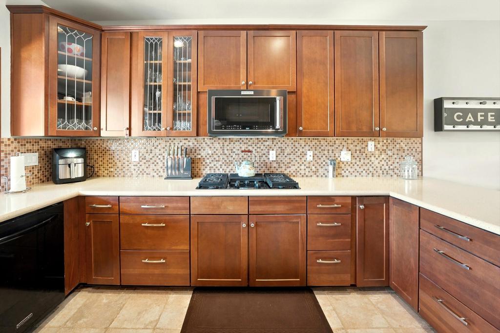 138 Lake Shore Drive Property Photo 9