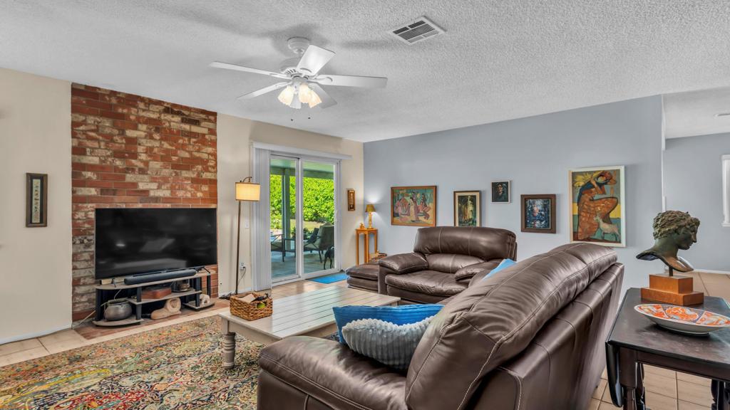 69310 Nilda Drive Property Photo 3