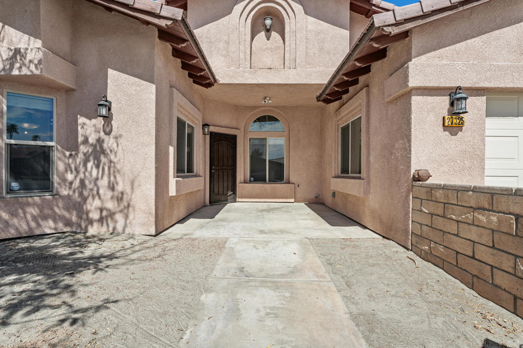 27325 Ventura Drive Property Photo 3