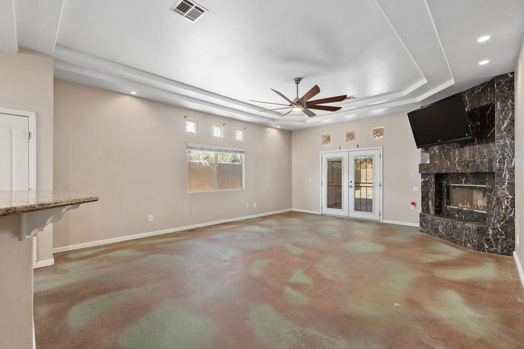27325 Ventura Drive Property Photo 5
