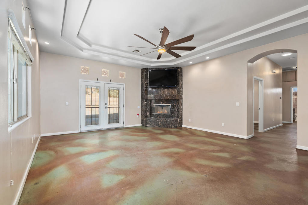 27325 Ventura Drive Property Photo 6