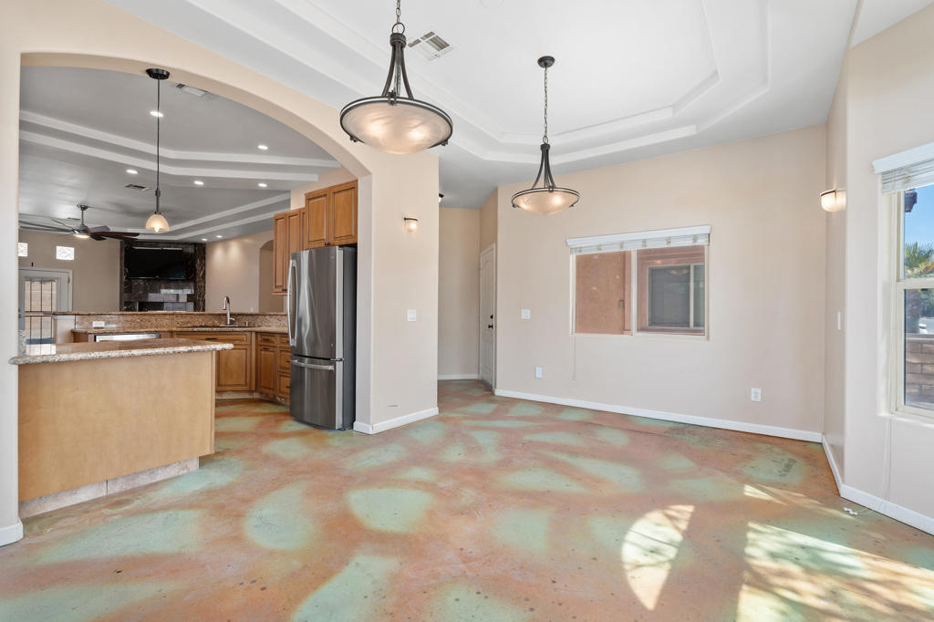 27325 Ventura Drive Property Photo 11