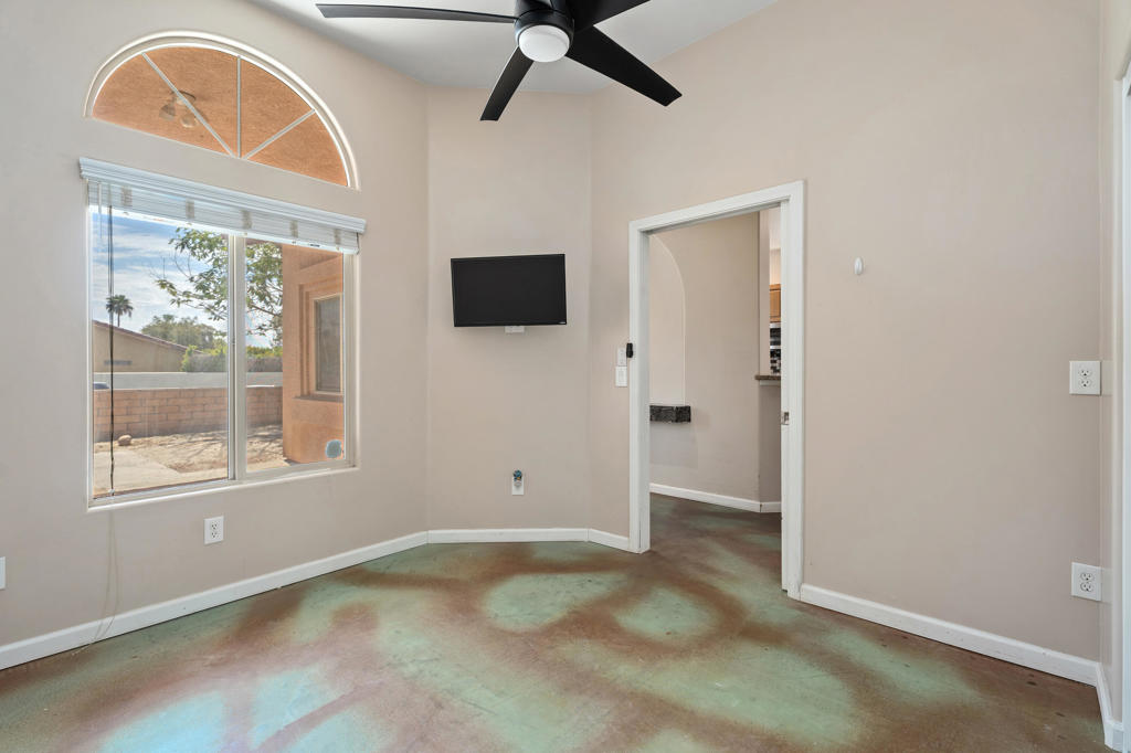 27325 Ventura Drive Property Photo 13