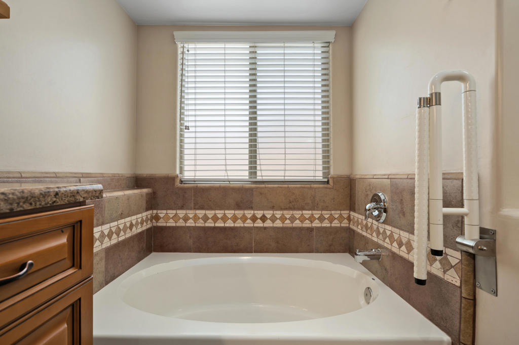 27325 Ventura Drive Property Photo 22