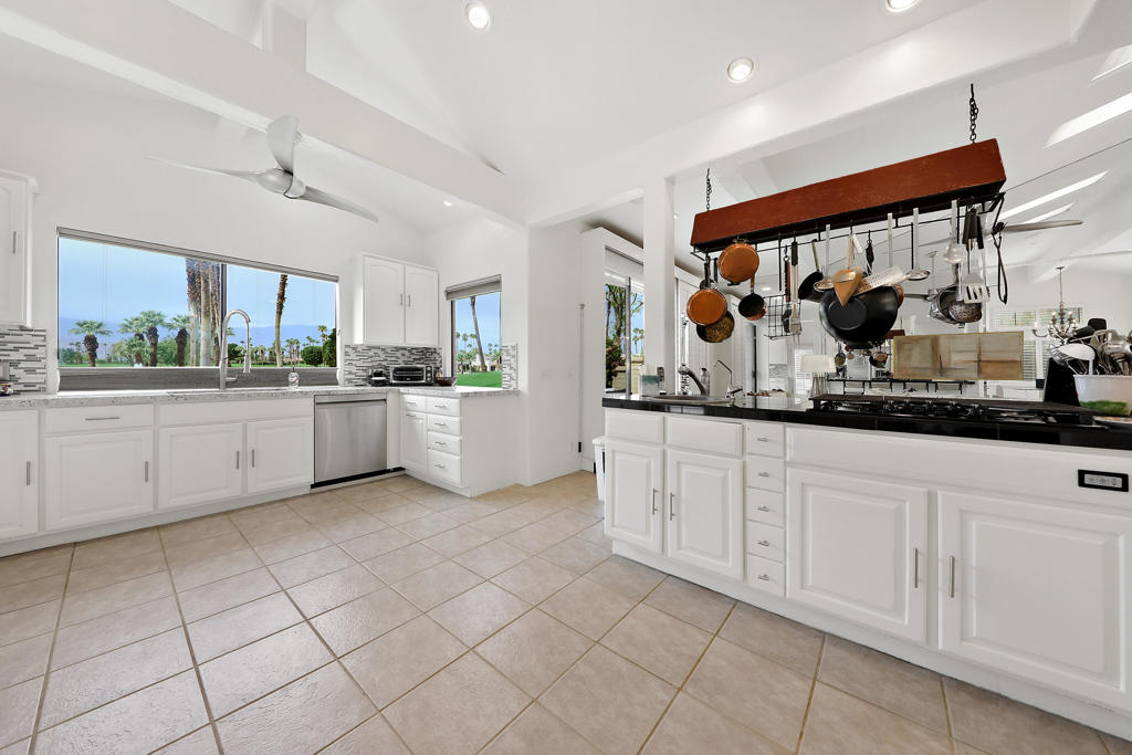 139 Blue River Drive Property Photo 14