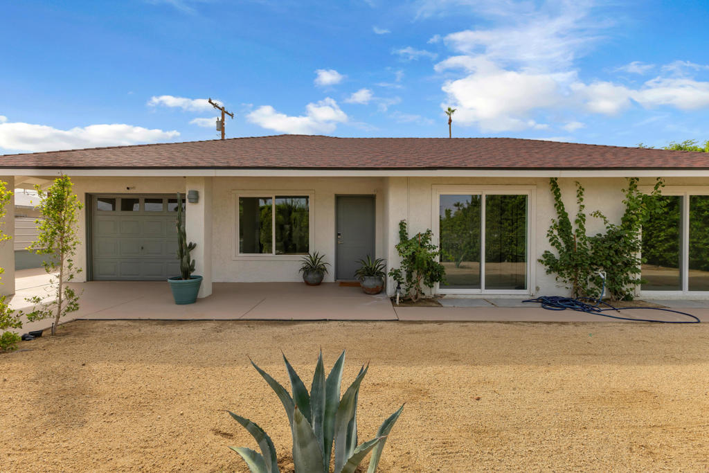 3967 E Sunny Dunes Road Property Photo 5