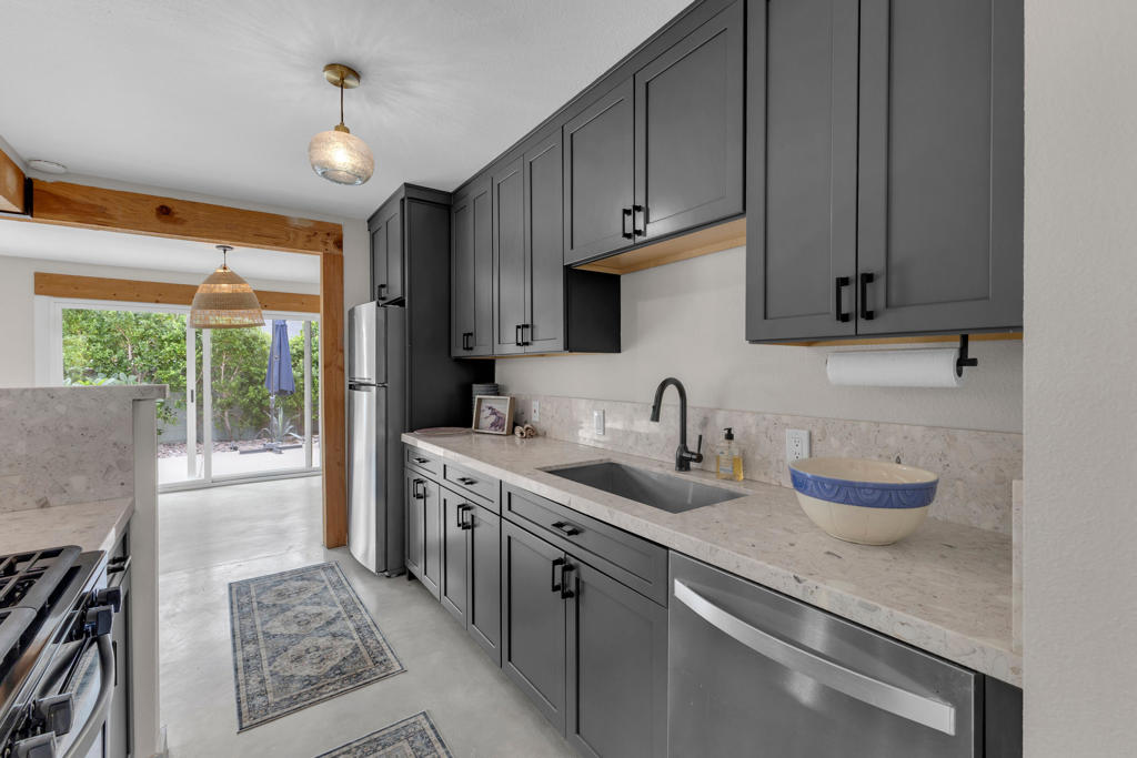 3967 E Sunny Dunes Road Property Photo 19