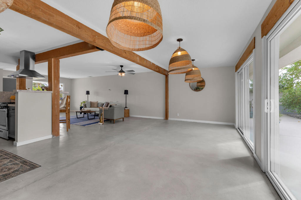 3967 E Sunny Dunes Road Property Photo 26