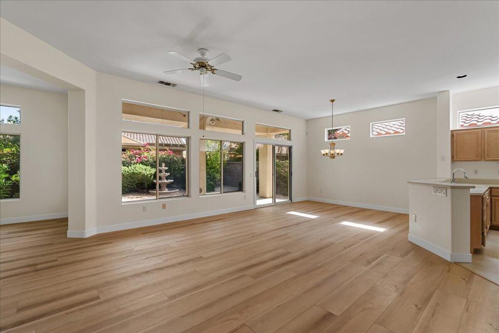 38482 Fallbrook Avenue Property Photo 4