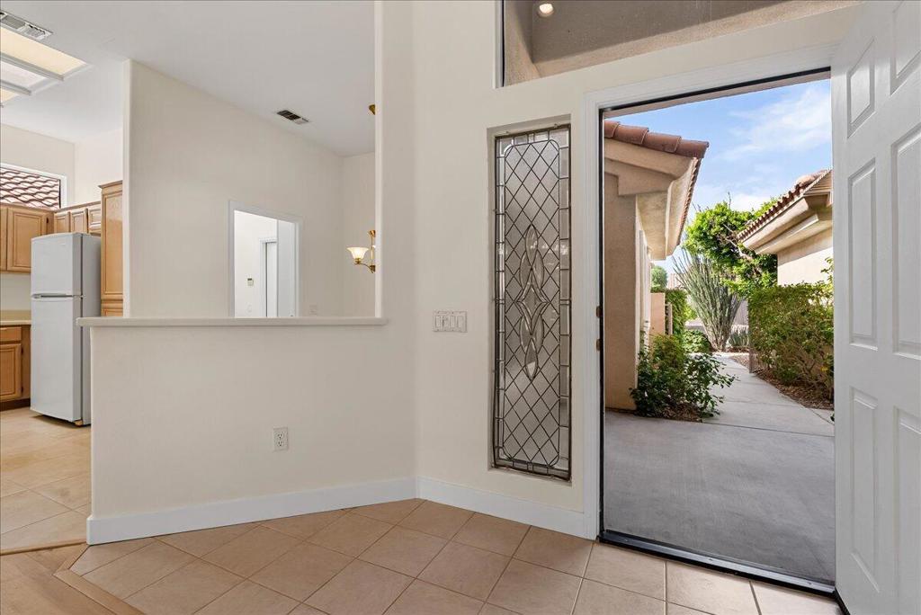 38482 Fallbrook Avenue Property Photo 8