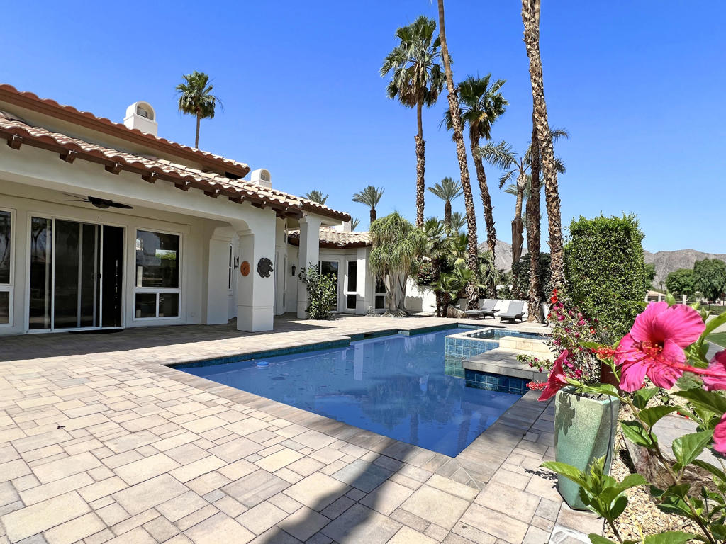 79015 Via San Clara Property Photo 1
