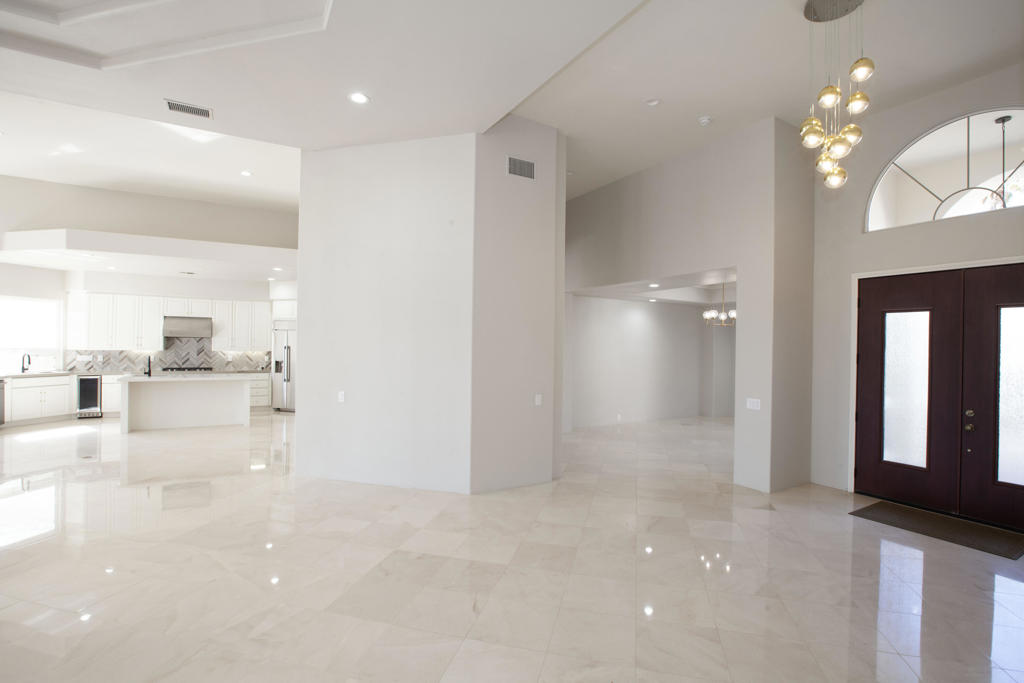79015 Via San Clara Property Photo 5