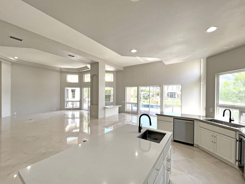 79015 Via San Clara Property Photo 14