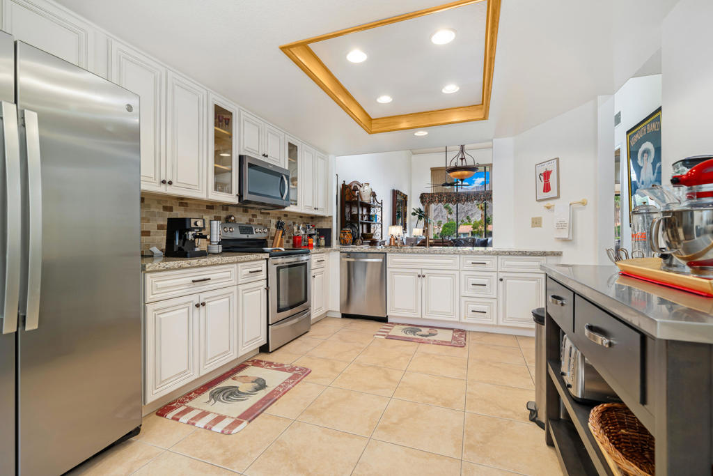 54577 Oak Hill Property Photo 4