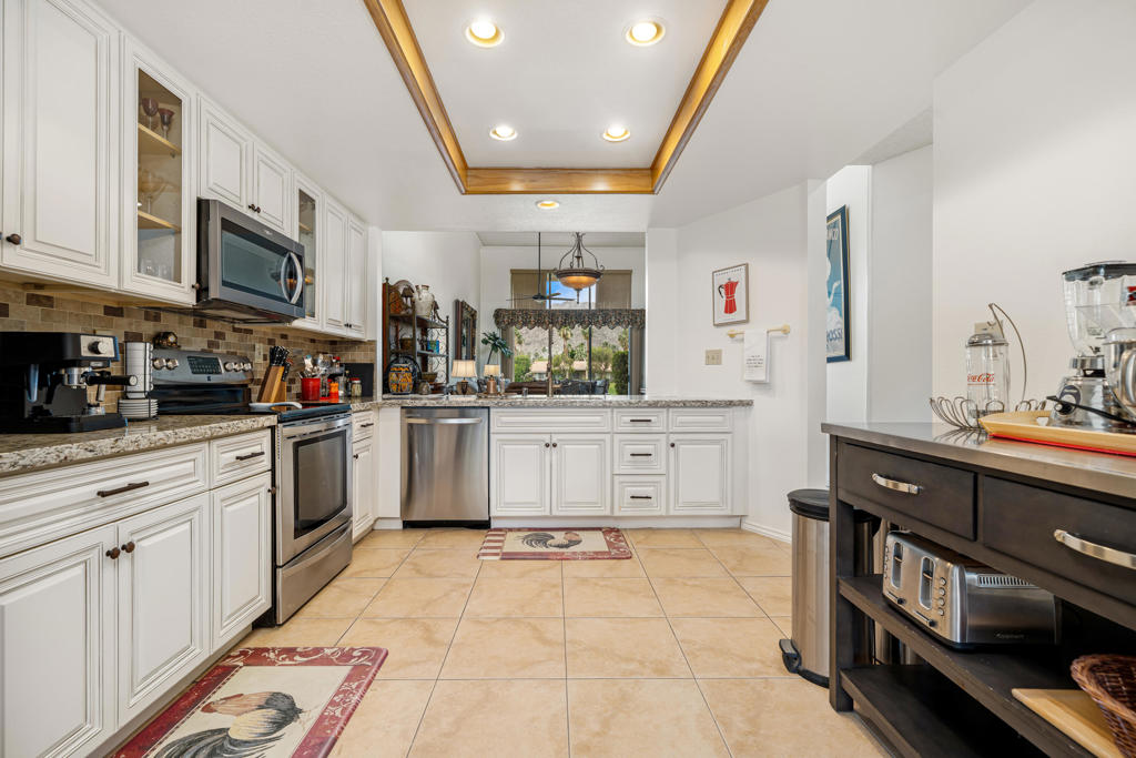 54577 Oak Hill Property Photo 17