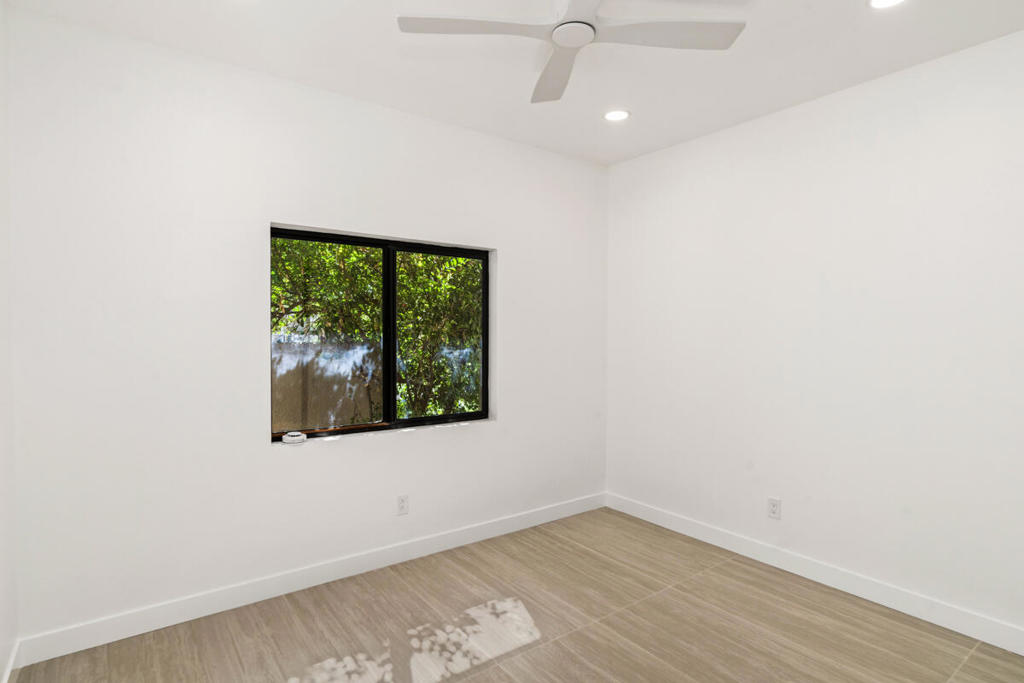 28715 Isleta Court Property Photo 17