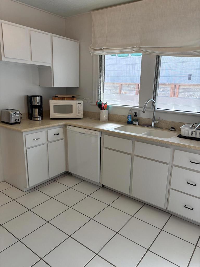 833 N Orange Drive Property Photo 13