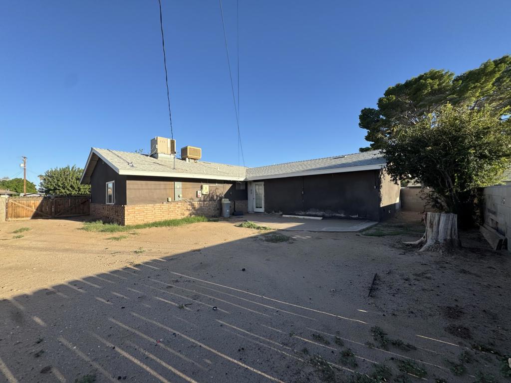 301 N Sola Avenue Property Photo 23