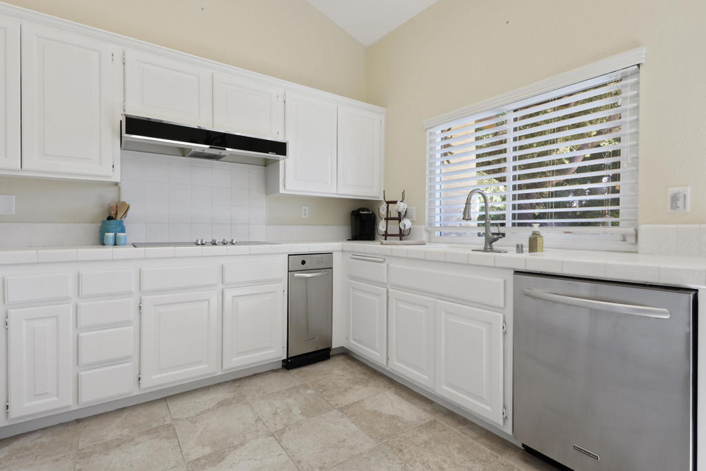 203 Wild Horse Drive Property Photo 11