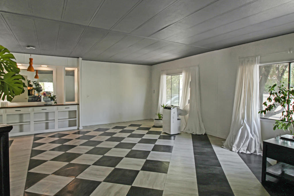 26 Diamond E Drive Property Photo 3