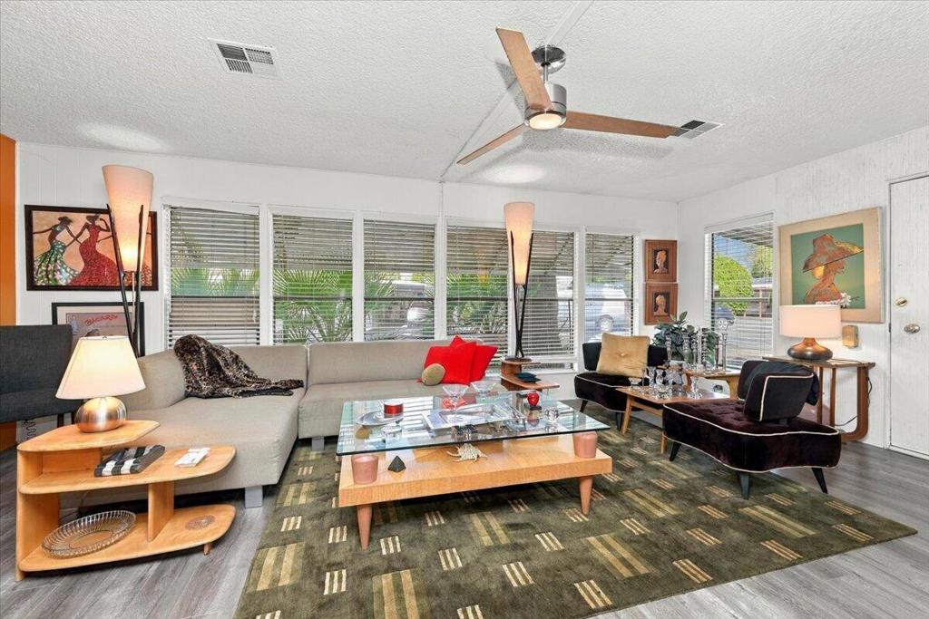 377 Andorra Way Property Photo 3