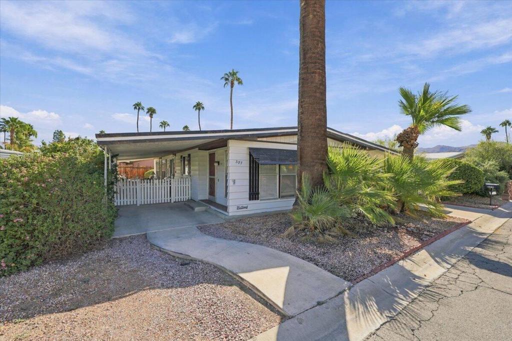 377 Andorra Way Property Photo 32