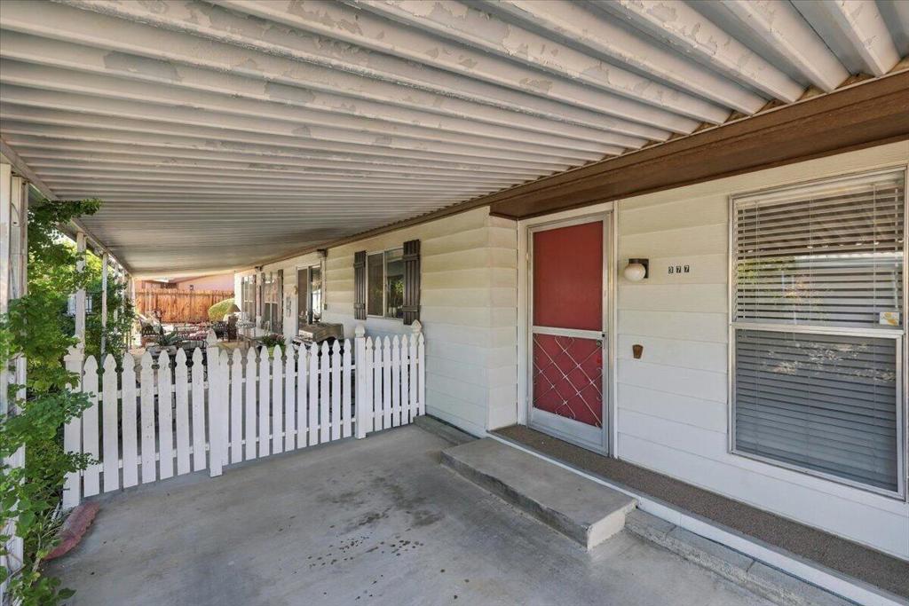 377 Andorra Way Property Photo 34