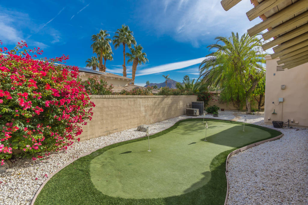 72930 Carriage Trail Property Photo 7
