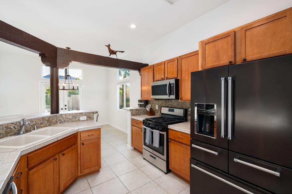 53700 Avenida Madero Property Photo 7