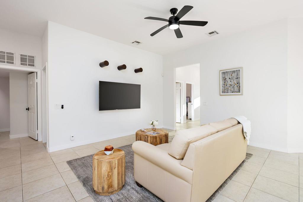 53700 Avenida Madero Property Photo 13