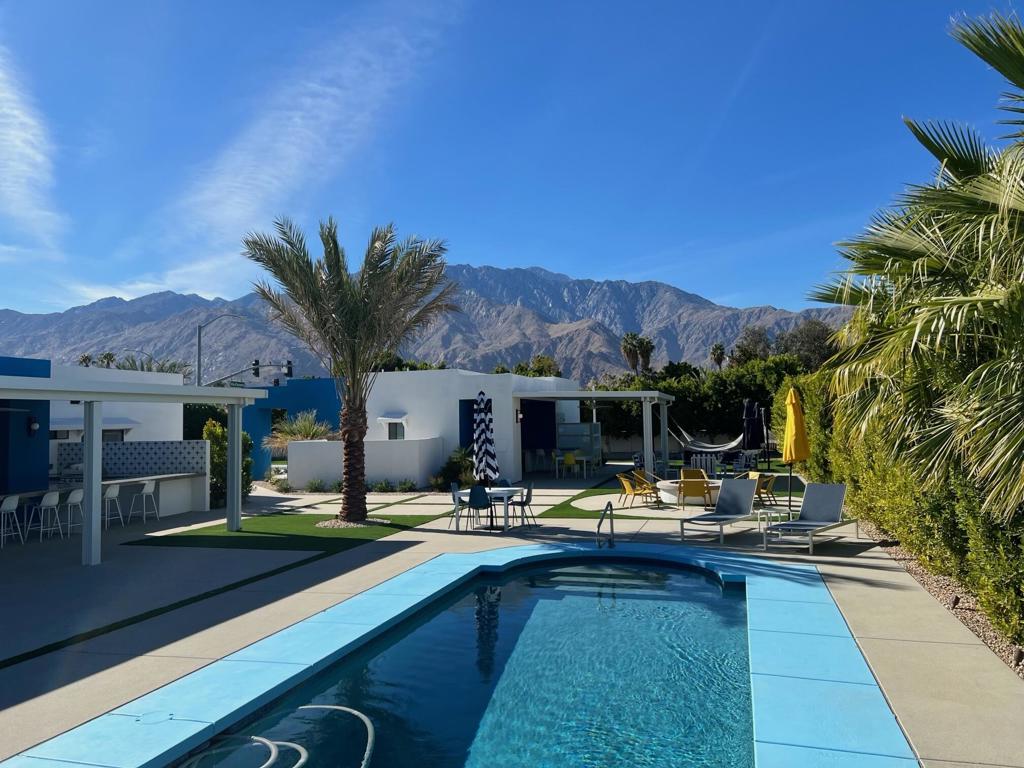 2550 E Via Escuela Property Photo 8