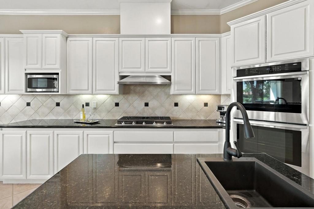 55010 Southern Property Photo 24