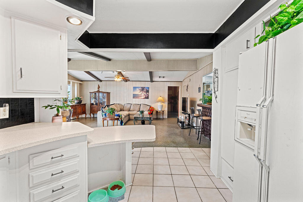 208 International Boulevard Property Photo 9