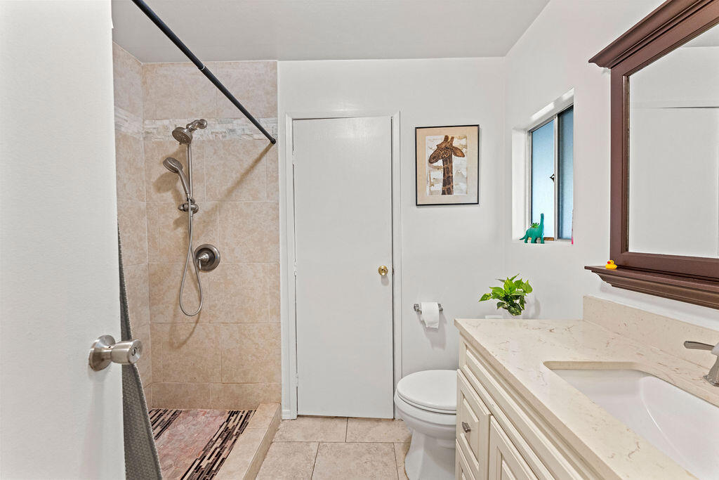 208 International Boulevard Property Photo 20