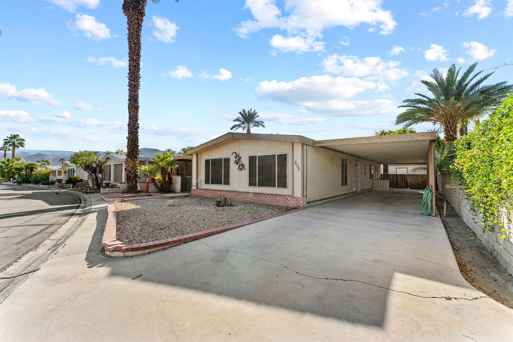 208 International Boulevard Property Photo 26