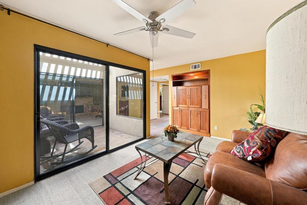 464 Village Square E Property Photo 12
