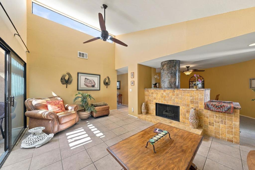 464 Village Square E Property Photo 16