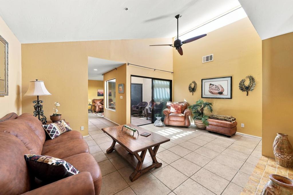 464 Village Square E Property Photo 18