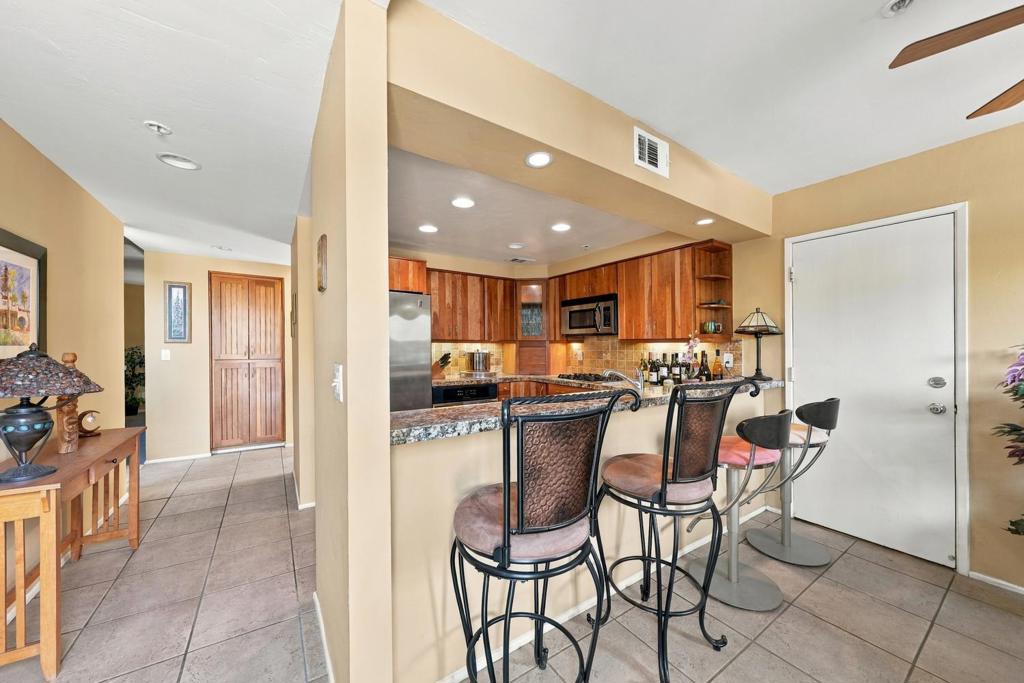 464 Village Square E Property Photo 25