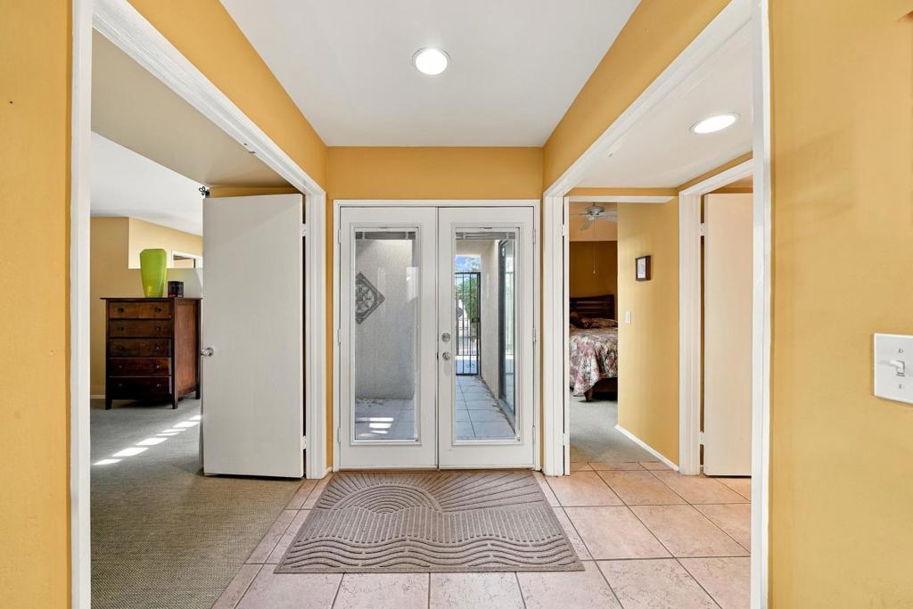 464 Village Square E Property Photo 29