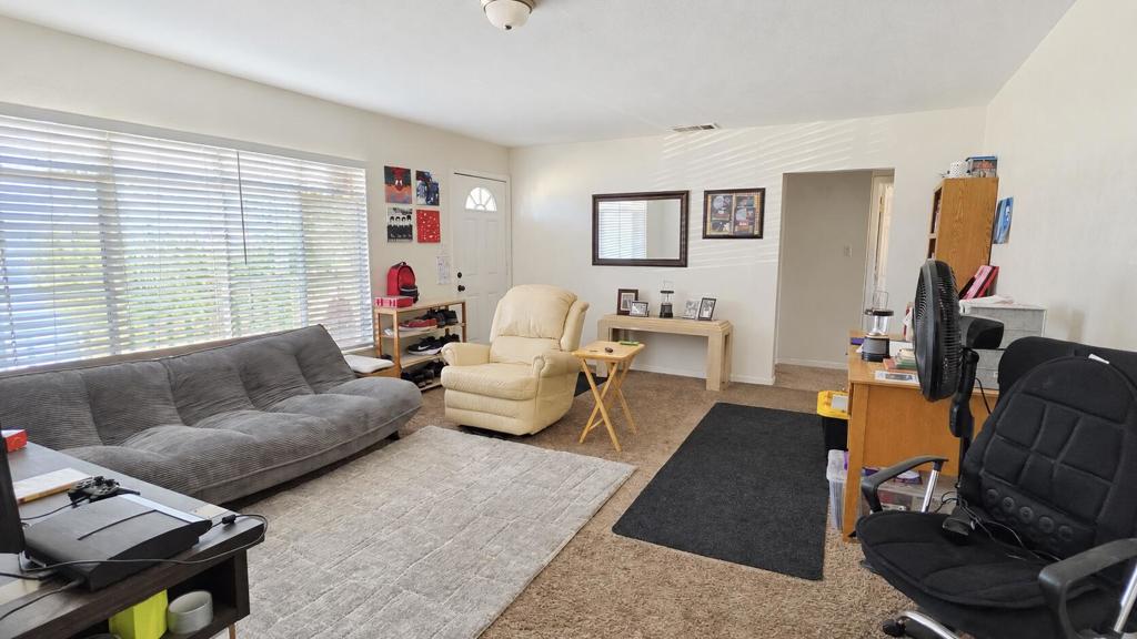 581 E Hoffer Street Property Photo 4
